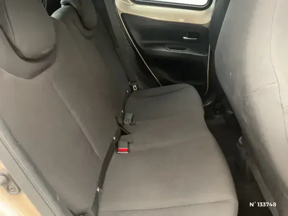 TOYOTA AYGO X - voiture d'occasion - Photo 11