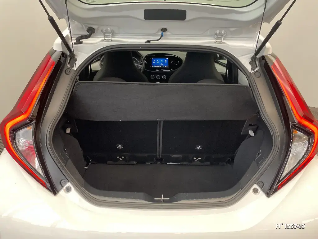 TOYOTA AYGO X - Miniature 10