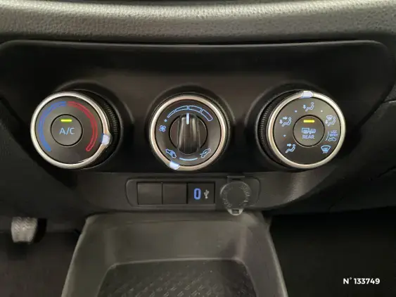 TOYOTA AYGO X - voiture d'occasion - Photo 31
