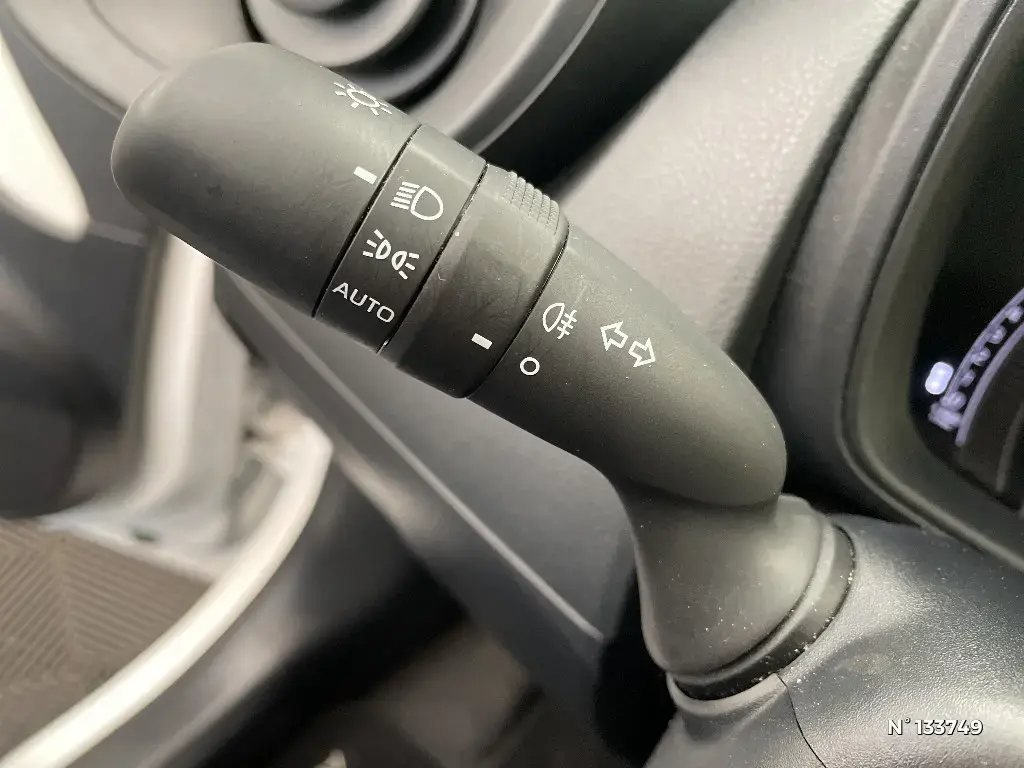 TOYOTA AYGO X - Miniature 21