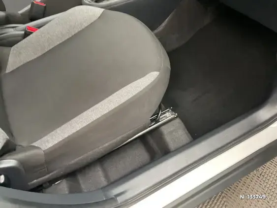 TOYOTA AYGO X - voiture d'occasion - Photo 26