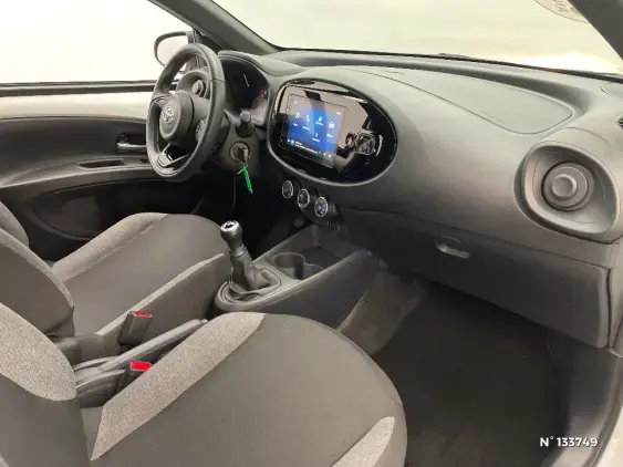 TOYOTA AYGO X - voiture d'occasion - Photo 10