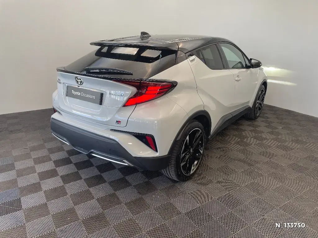 TOYOTA C-HR - Miniature 2
