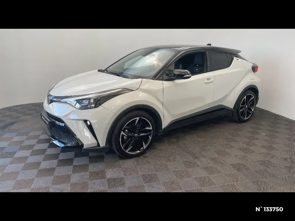 TOYOTA C-HR - Miniature 4