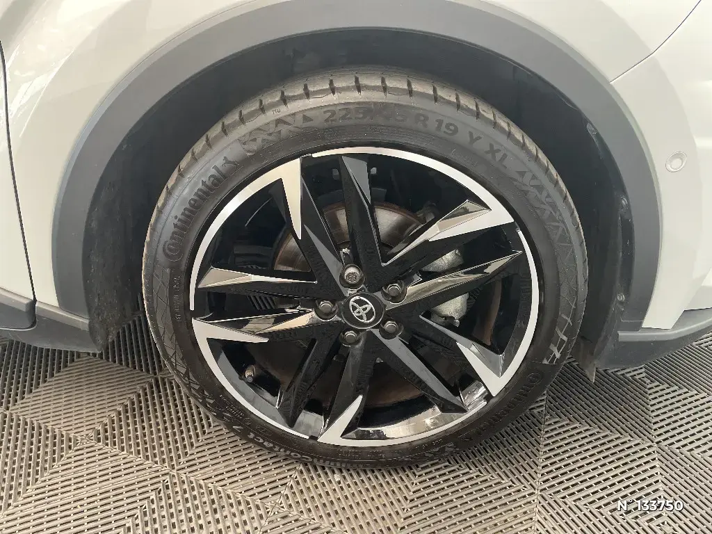 TOYOTA C-HR - Miniature 5