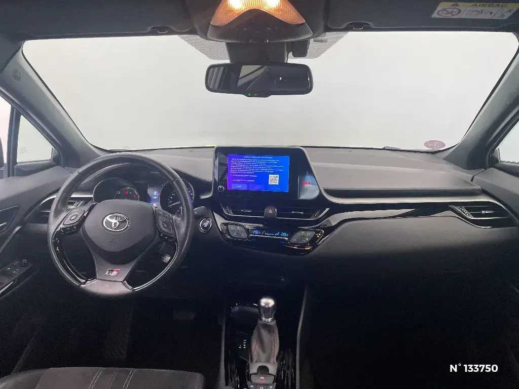 TOYOTA C-HR - Miniature 6