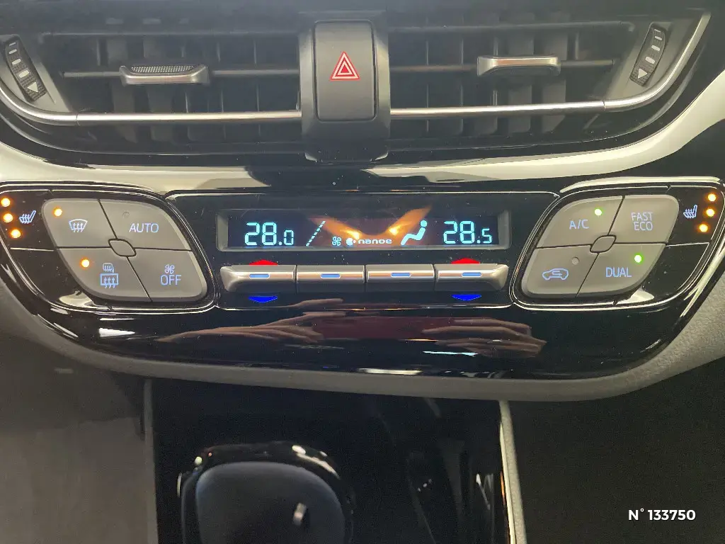 TOYOTA C-HR - Miniature 12