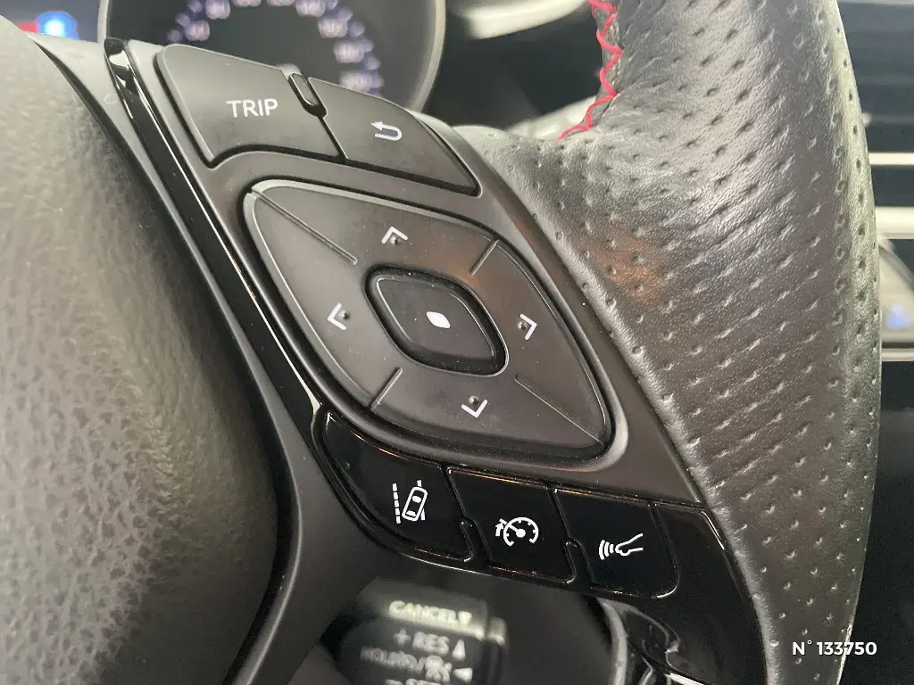 TOYOTA C-HR - Miniature 19