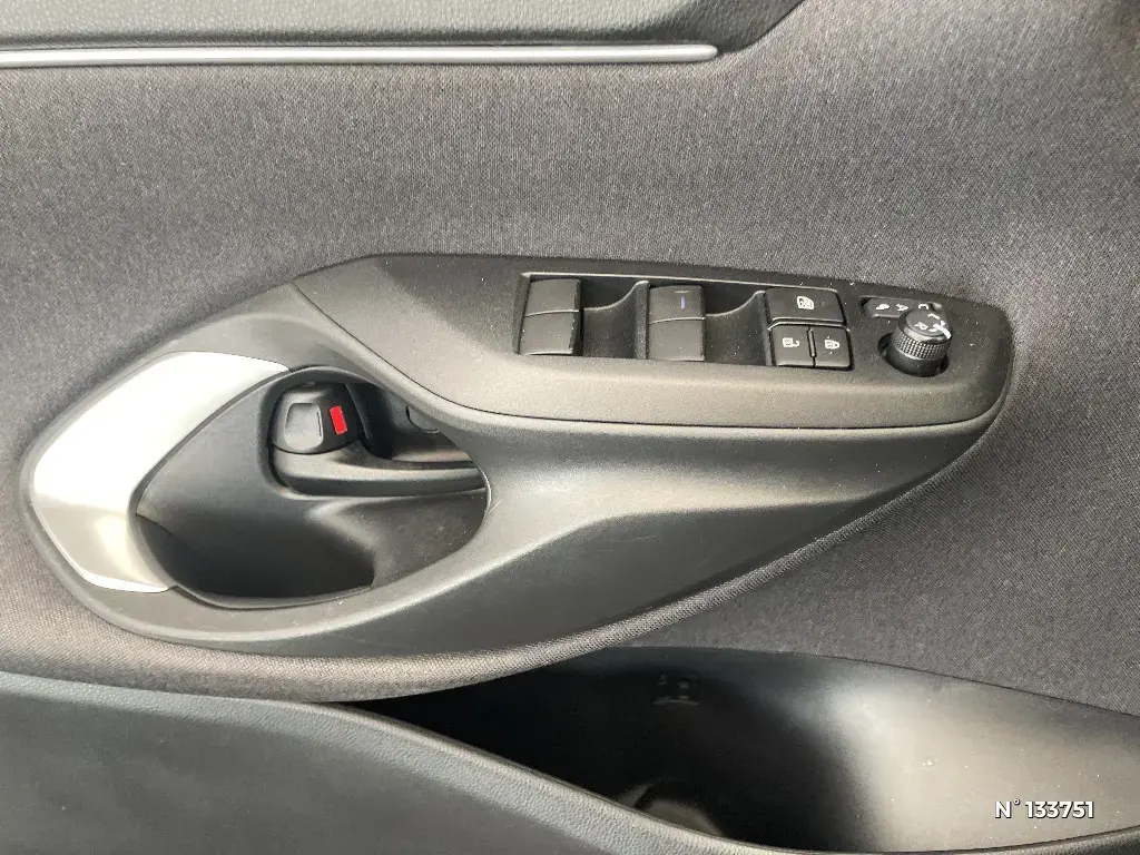 TOYOTA YARIS CROSS I - Miniature 17