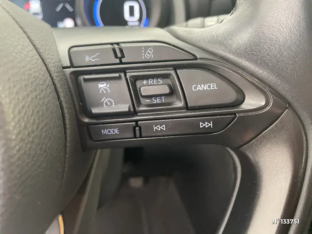 TOYOTA YARIS CROSS I - Miniature 19