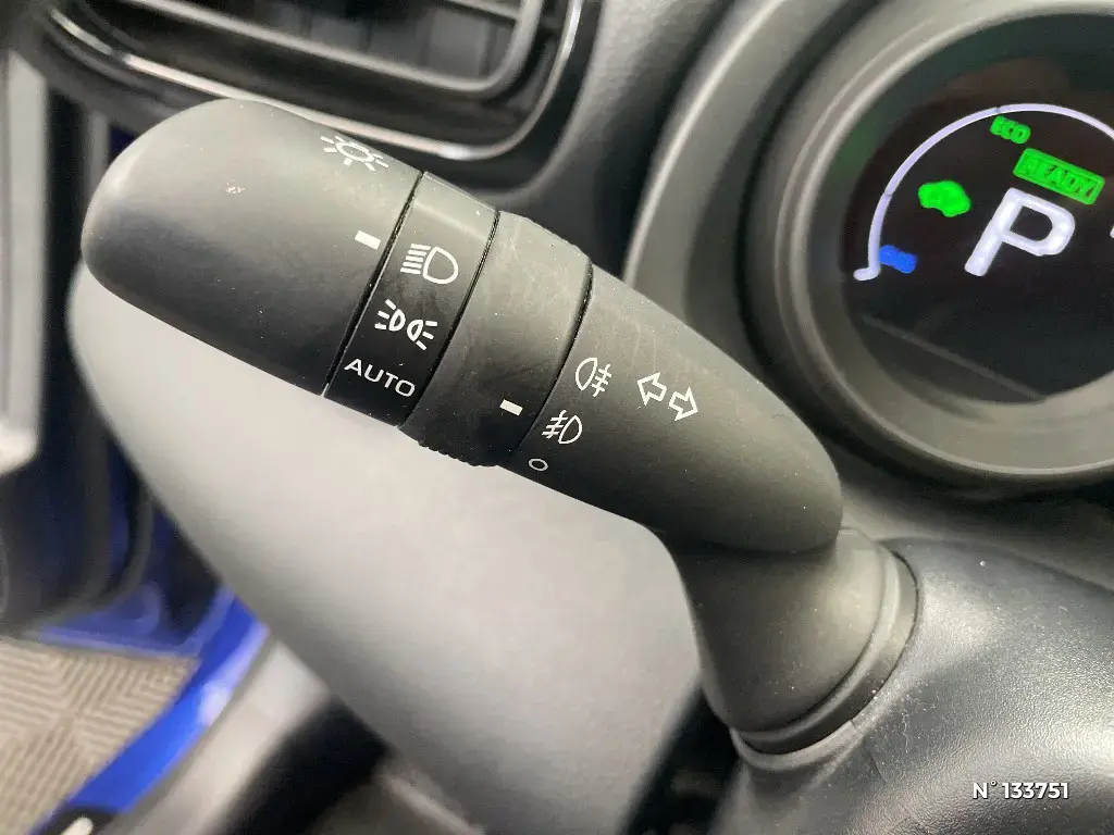 TOYOTA YARIS CROSS I - Miniature 21