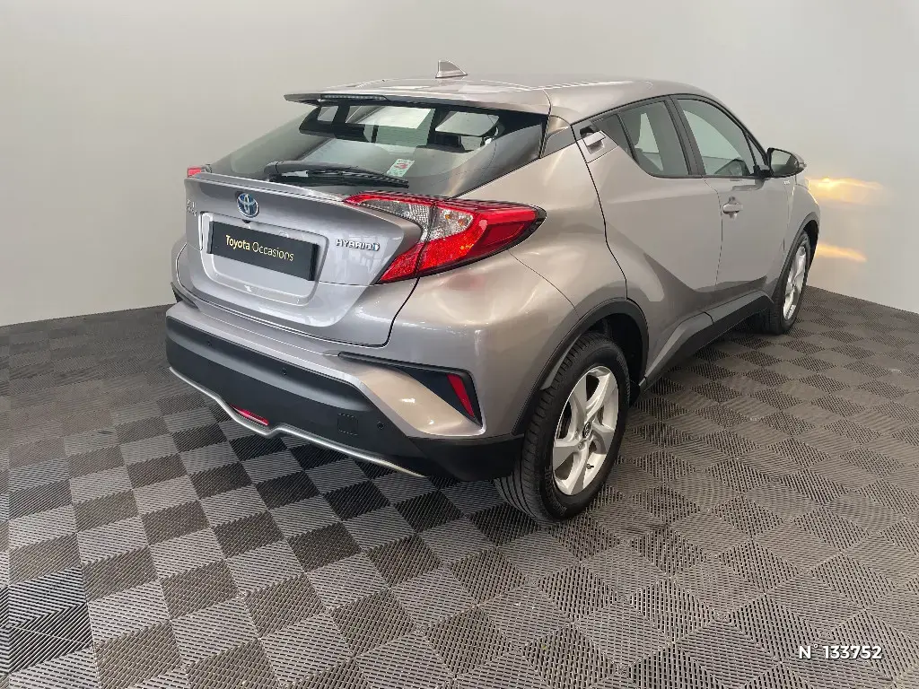 TOYOTA C-HR - Miniature 2