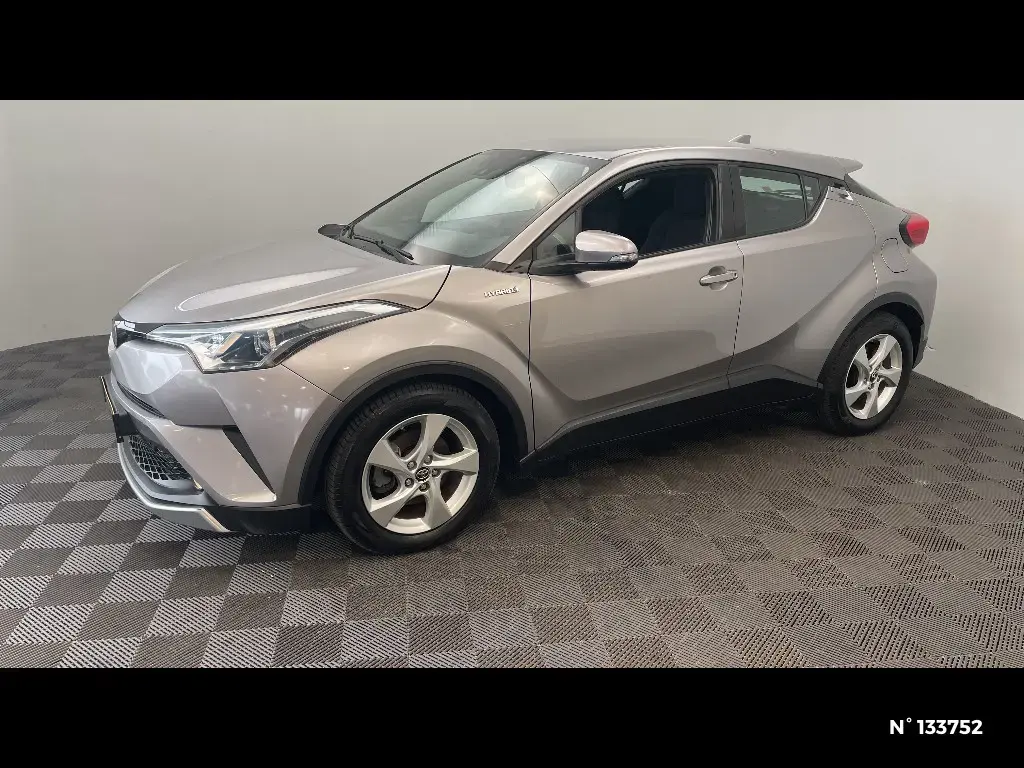 TOYOTA C-HR - Miniature 4