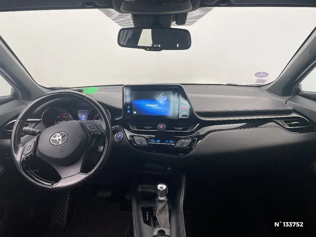 TOYOTA C-HR - Miniature 6