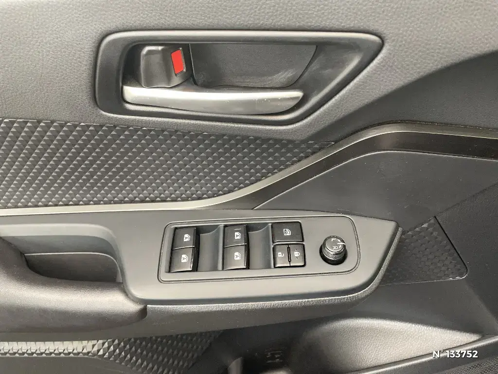TOYOTA C-HR - Miniature 17