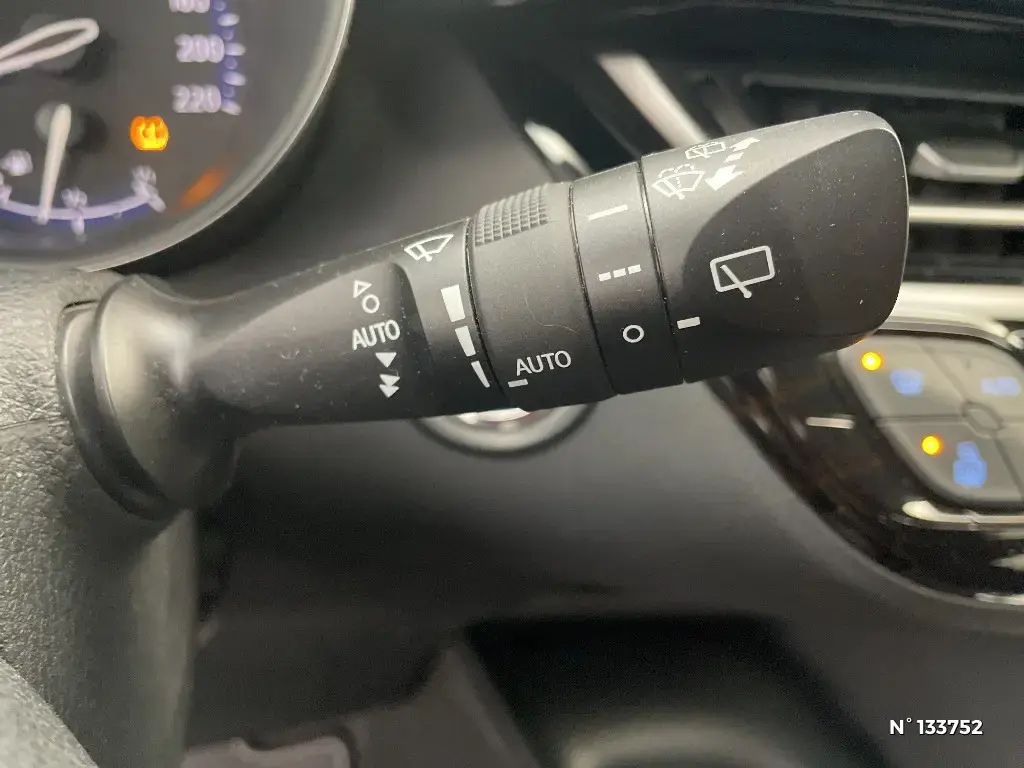 TOYOTA C-HR - Miniature 20