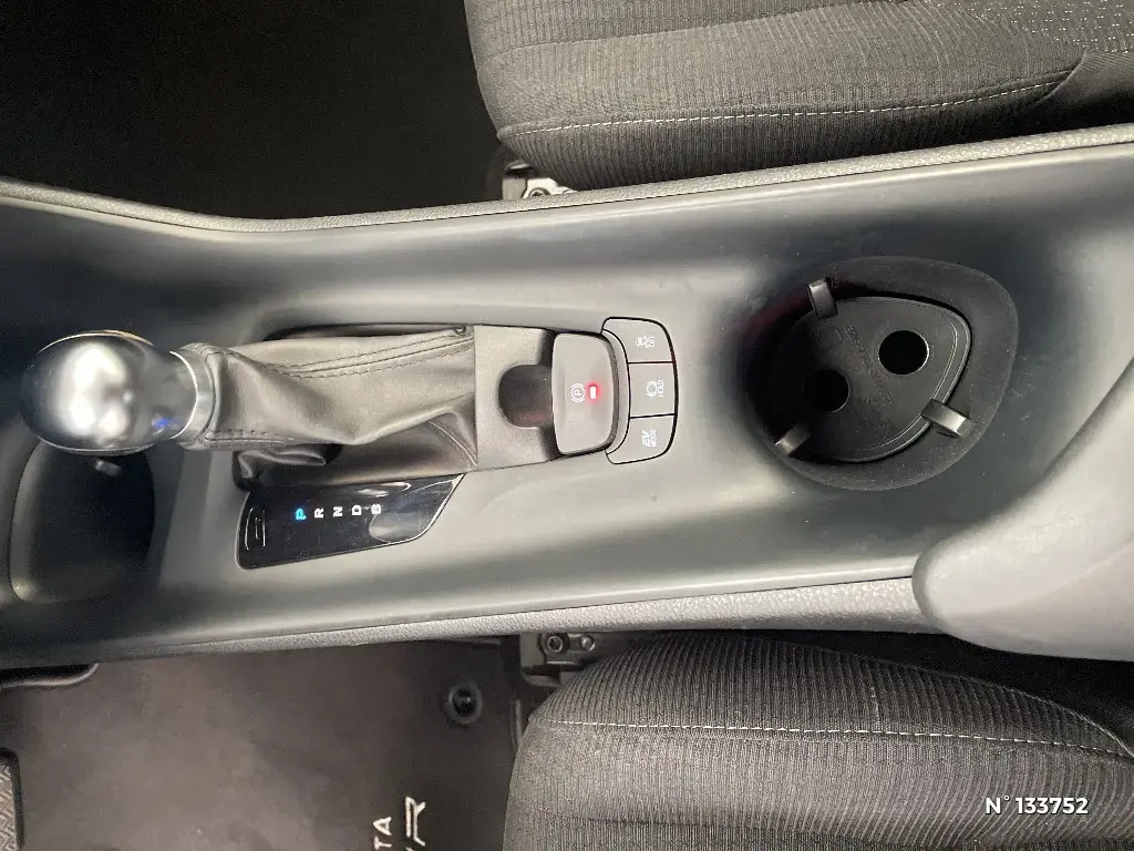 TOYOTA C-HR - Miniature 22