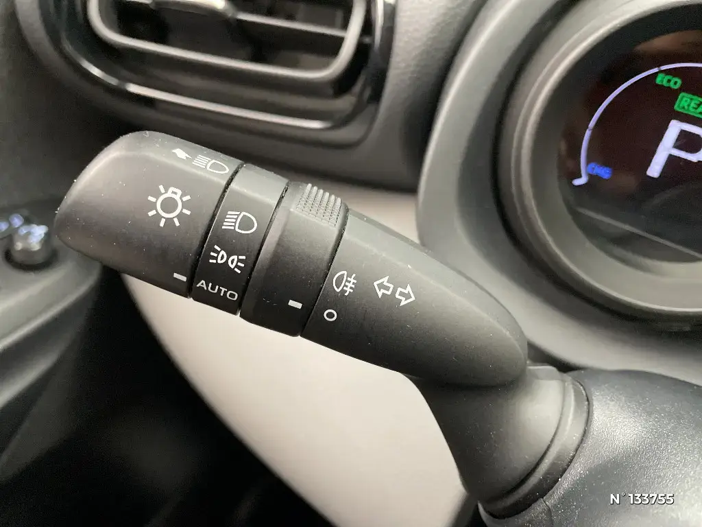 TOYOTA YARIS CROSS I - Miniature 21