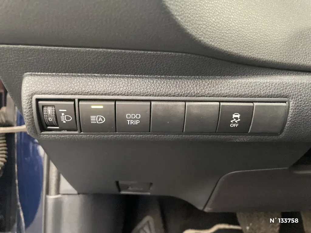 TOYOTA COROLLA XII - Miniature 11