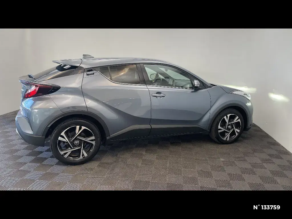 TOYOTA C-HR - Miniature 3