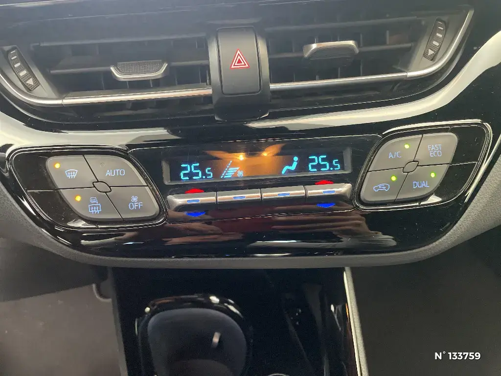 TOYOTA C-HR - Miniature 19