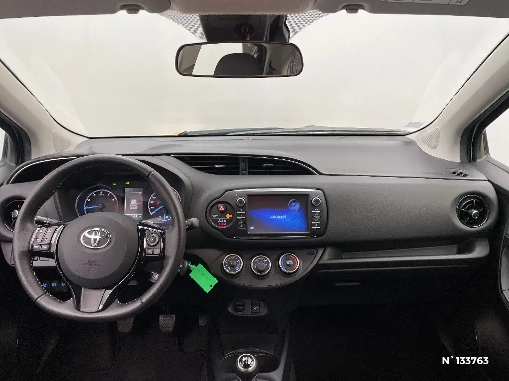 TOYOTA YARIS III - Miniature 6