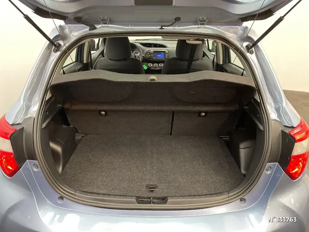 TOYOTA YARIS III - Miniature 10