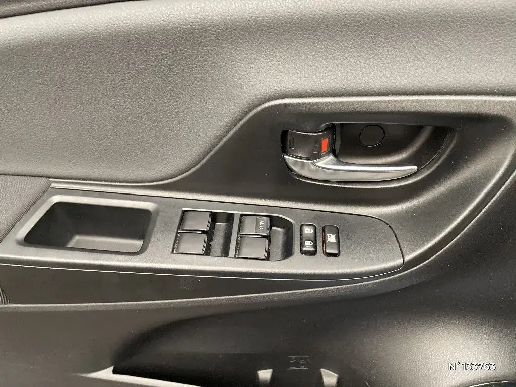 TOYOTA YARIS III - Miniature 17