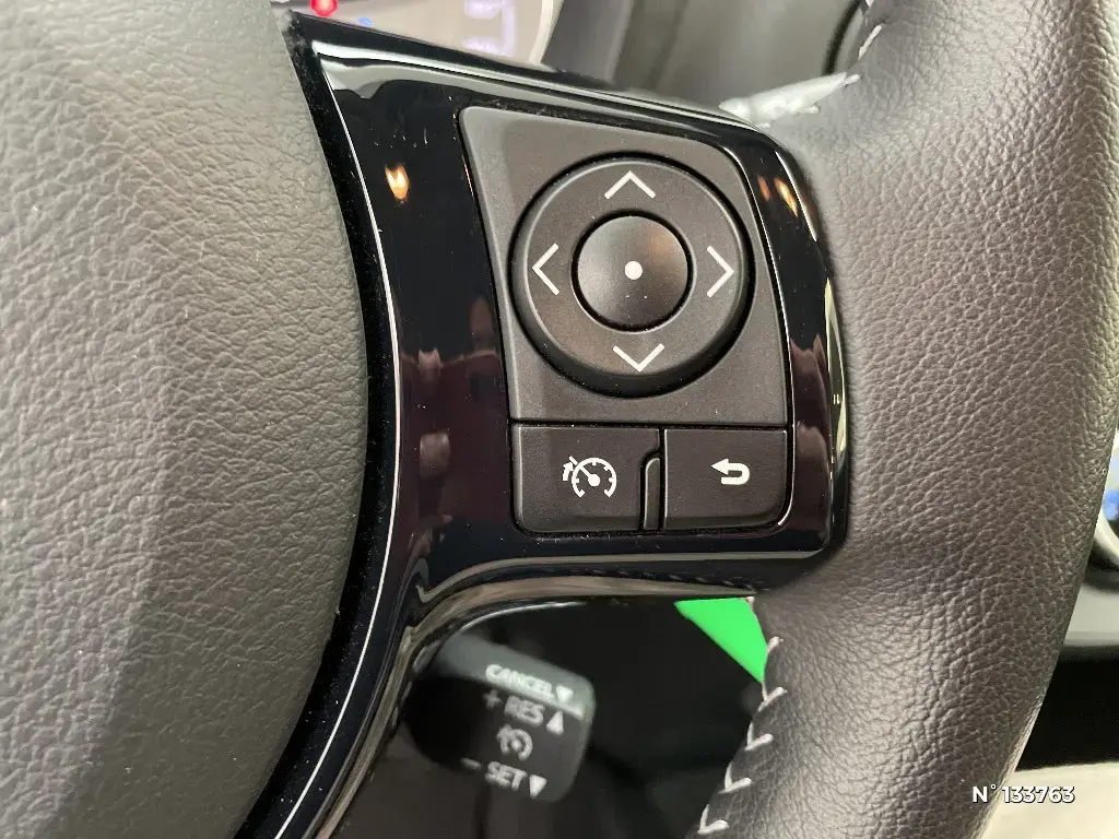 TOYOTA YARIS III - Miniature 19