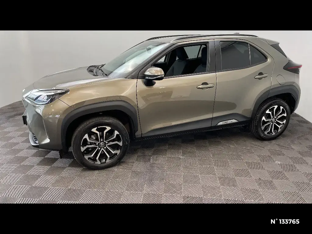 TOYOTA YARIS CROSS I - Miniature 4