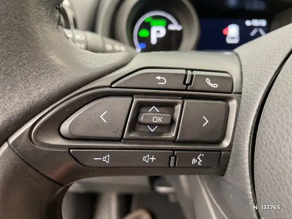 TOYOTA YARIS CROSS I - Miniature 18