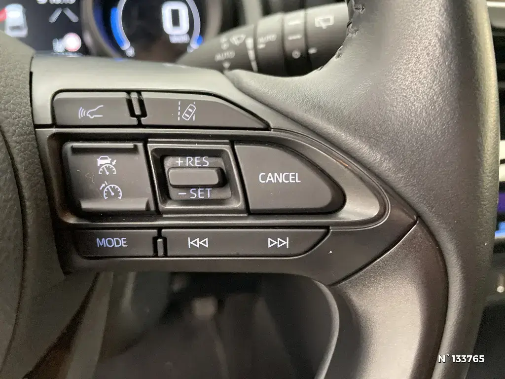 TOYOTA YARIS CROSS I - Miniature 19