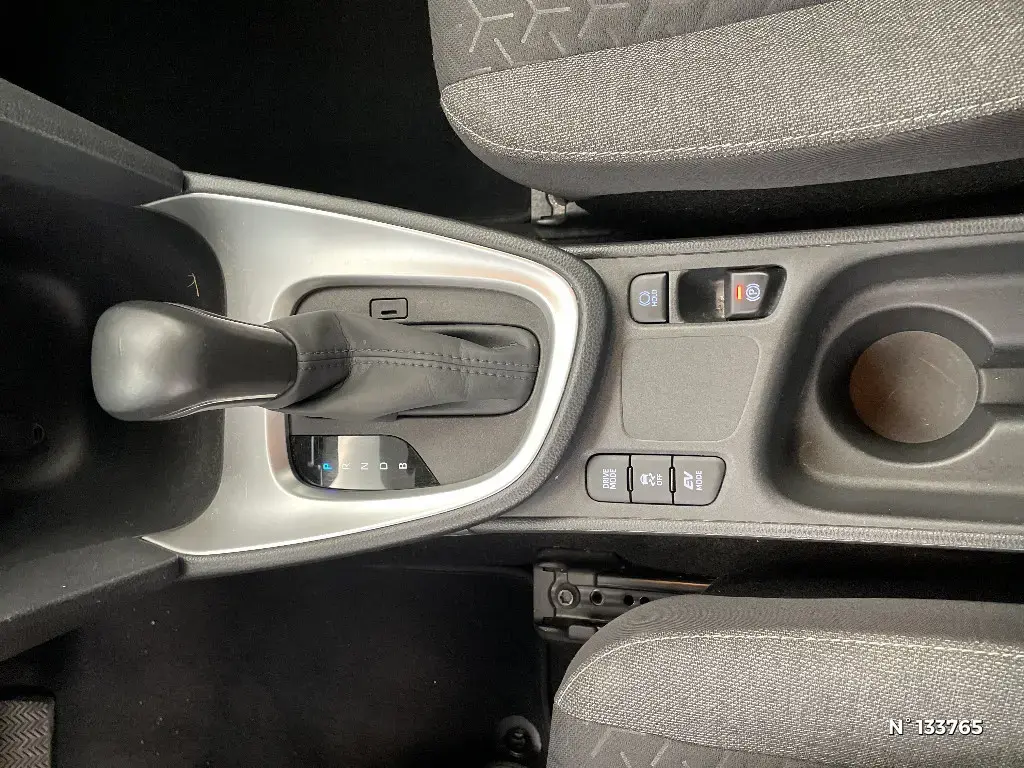TOYOTA YARIS CROSS I - Miniature 22