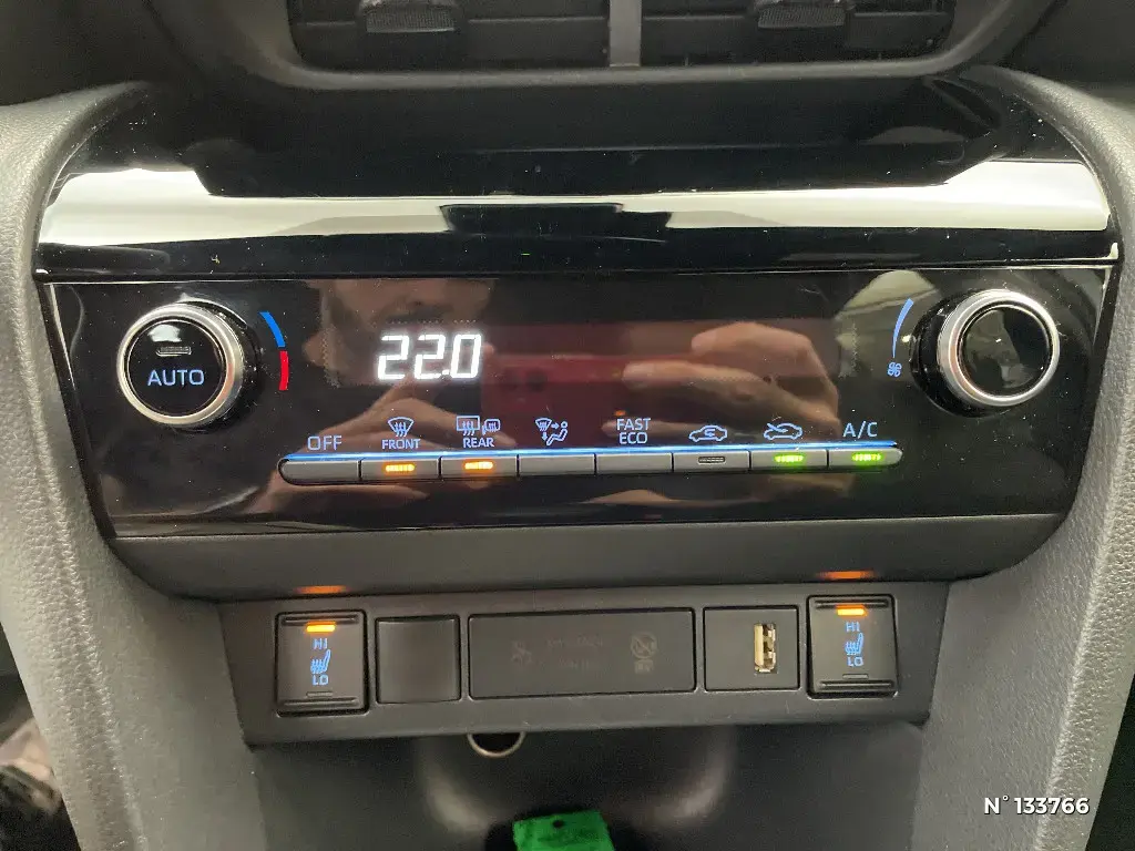 TOYOTA YARIS CROSS I - Miniature 12