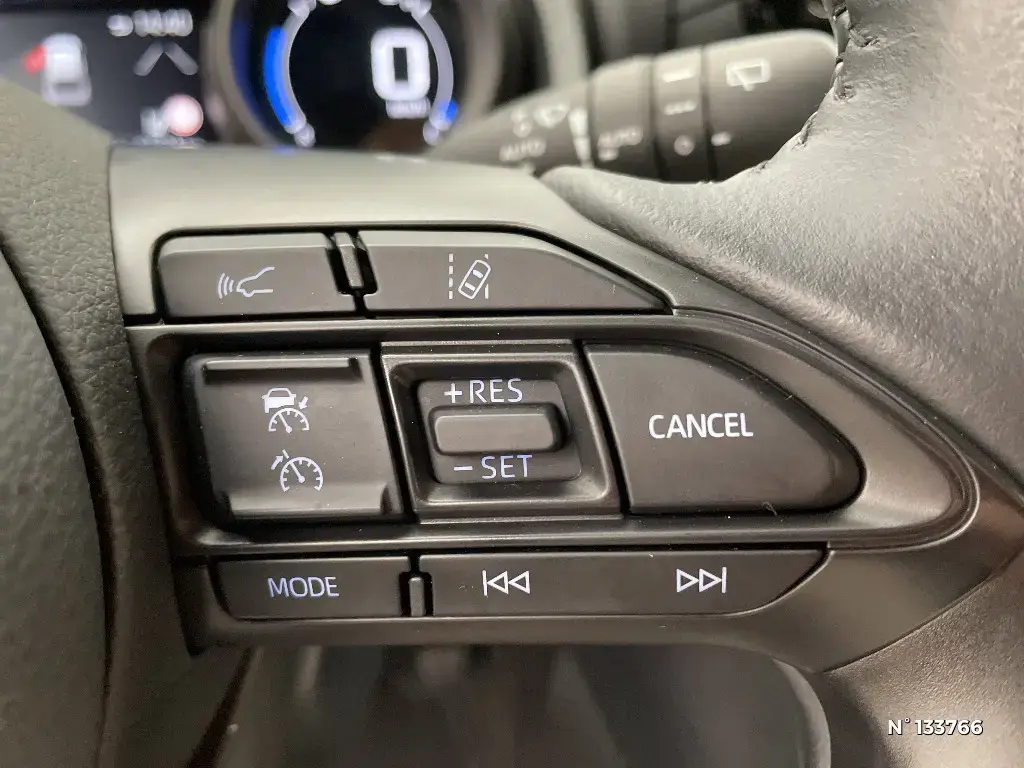TOYOTA YARIS CROSS I - Miniature 19