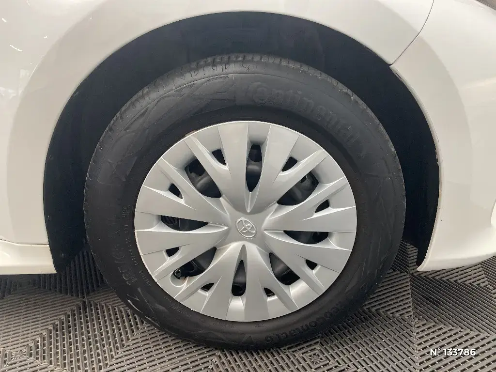 TOYOTA YARIS IV - Miniature 5