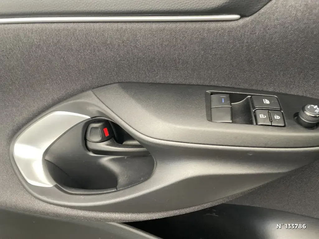 TOYOTA YARIS IV - Miniature 17