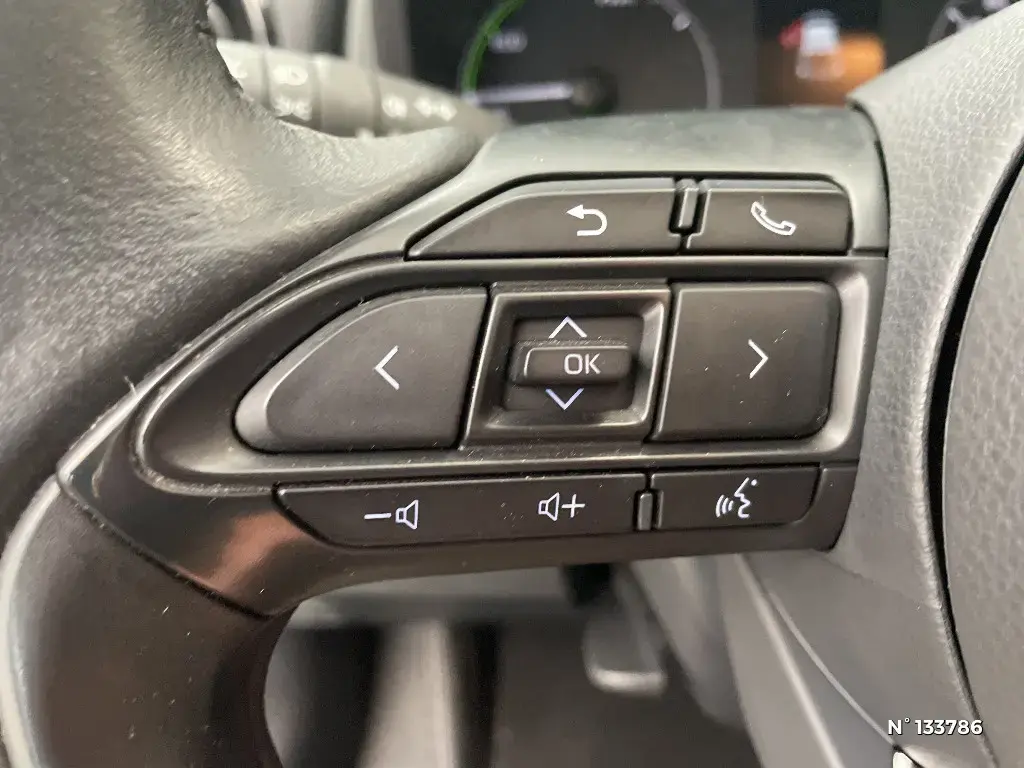 TOYOTA YARIS IV - Miniature 19
