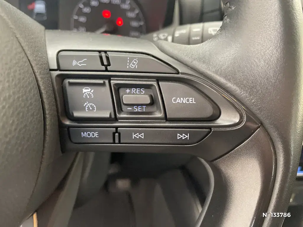 TOYOTA YARIS IV - Miniature 20