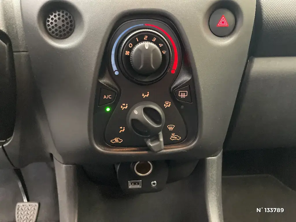 TOYOTA AYGO II - Miniature 11