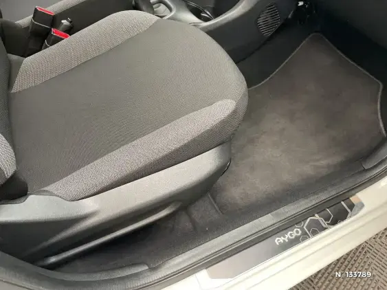 TOYOTA AYGO II - voiture d'occasion - Photo 25