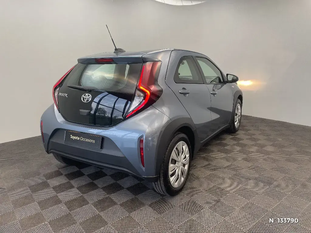 TOYOTA AYGO X - Miniature 2