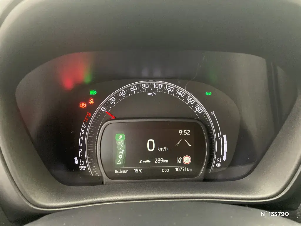 TOYOTA AYGO X - Miniature 8