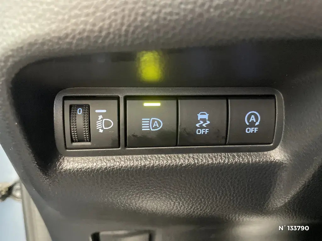 TOYOTA AYGO X - Miniature 11