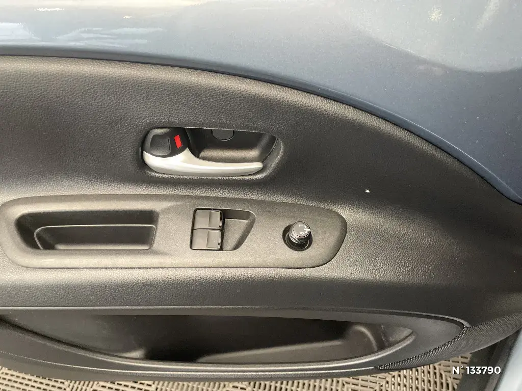 TOYOTA AYGO X - Miniature 12
