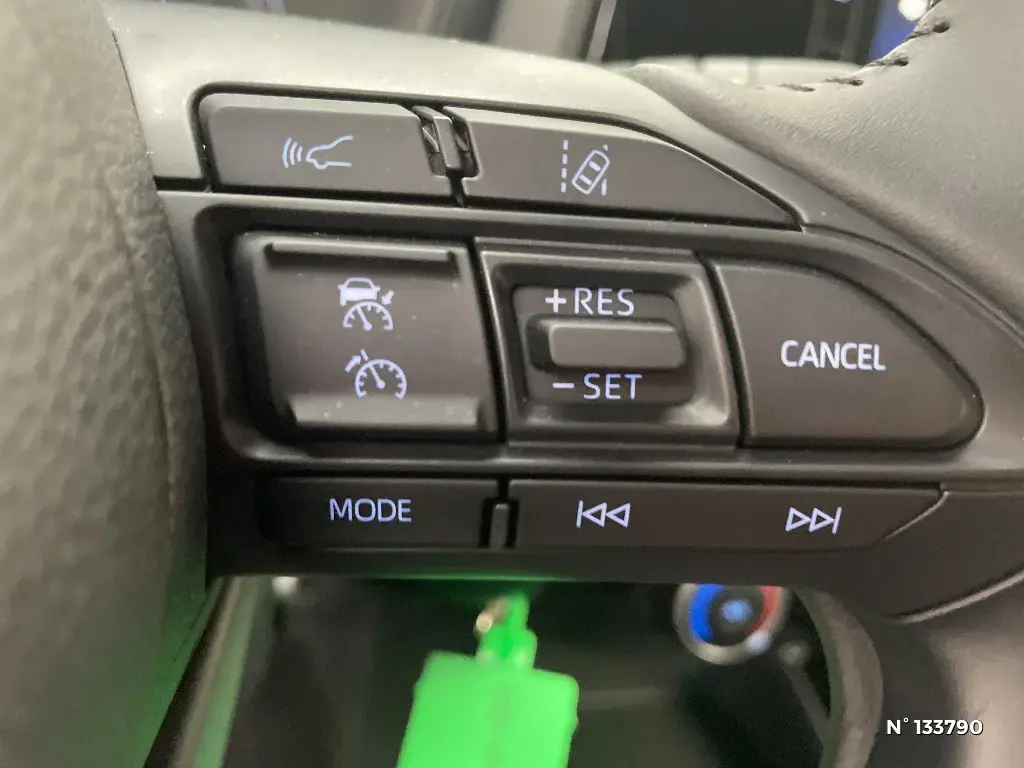 TOYOTA AYGO X - Miniature 14