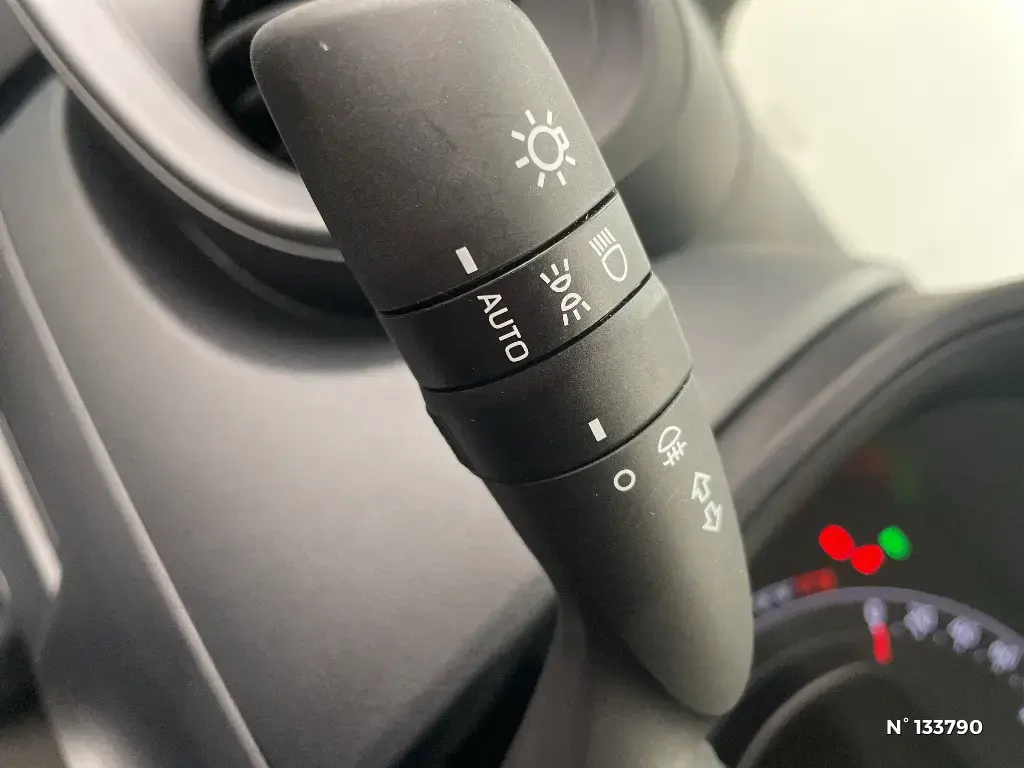 TOYOTA AYGO X - Miniature 15