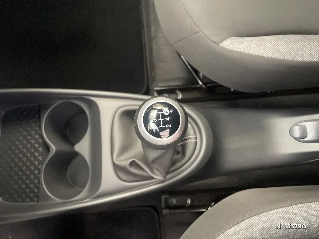 TOYOTA AYGO X - Miniature 17