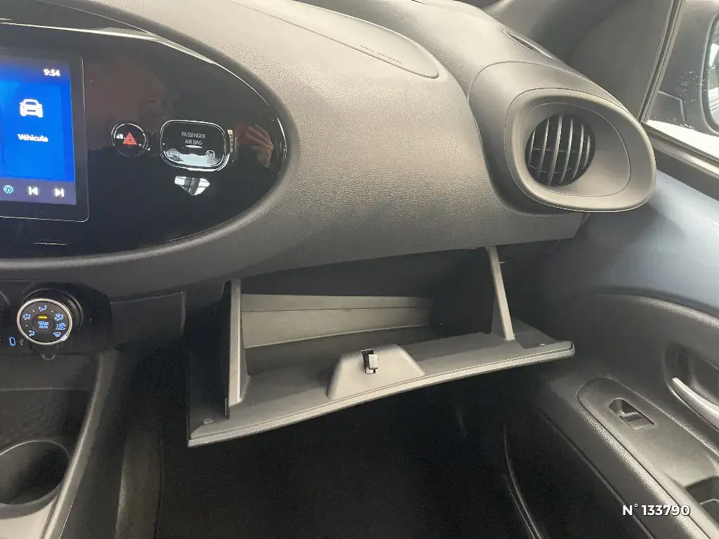 TOYOTA AYGO X - Miniature 23