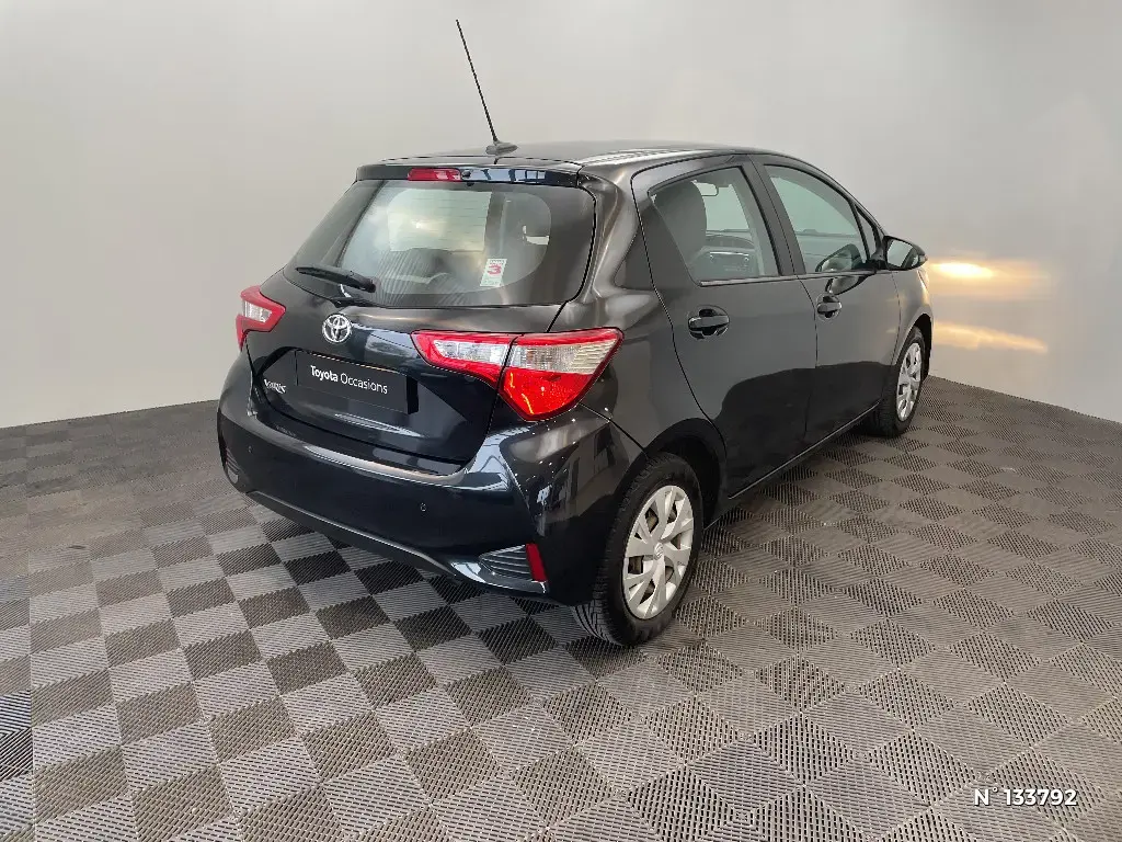 TOYOTA YARIS III - Miniature 2
